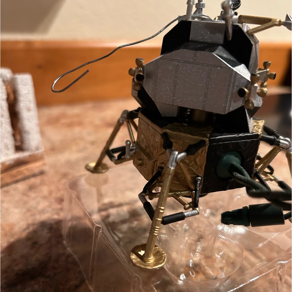 Hallmark 1998 Apollo Lunar Module #3 of Series Journeys Into Space Collection. - Picture 9 of 10